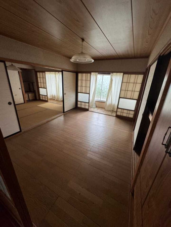 茅野市泉野、中古一戸建ての画像です