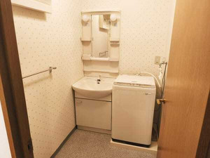 諏訪市、マンションの画像です