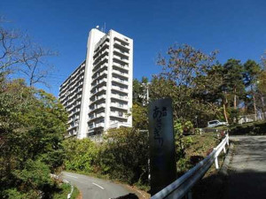 諏訪市、マンションの画像です