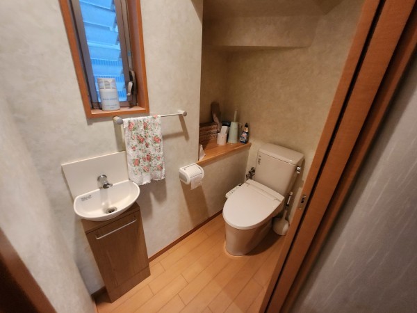 福井市志津が丘、中古一戸建てのトイレ画像です