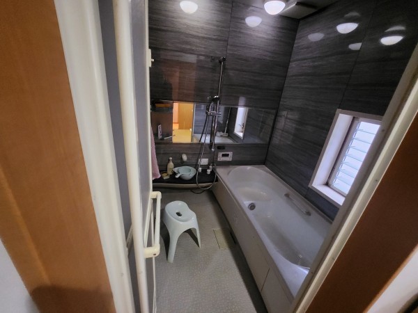 福井市志津が丘、中古一戸建ての風呂画像です