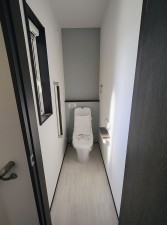 鯖江市水落町、新築一戸建てのトイレ画像です