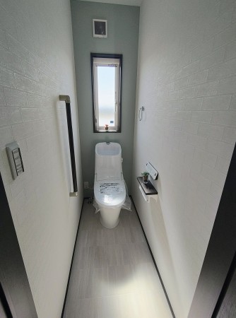 鯖江市水落町、新築一戸建てのトイレ画像です