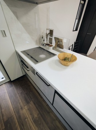 鯖江市水落町、新築一戸建てのキッチン画像です