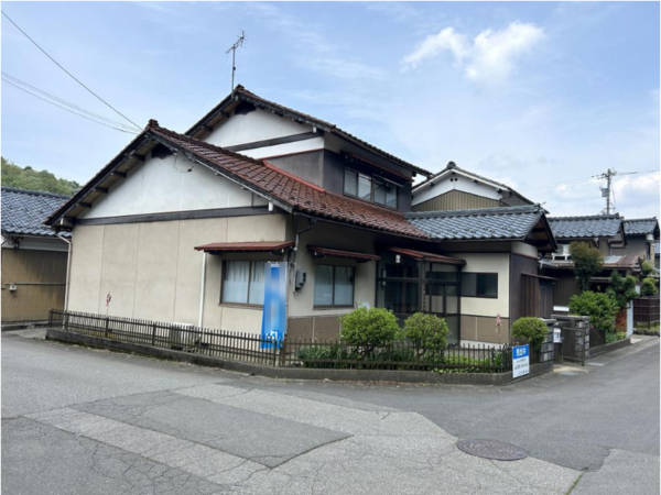 鯖江市西山町、中古一戸建ての画像です