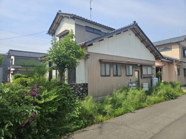 鯖江市下野田町、中古一戸建ての画像です