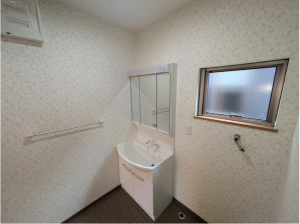 鯖江市上鯖江、中古一戸建ての画像です