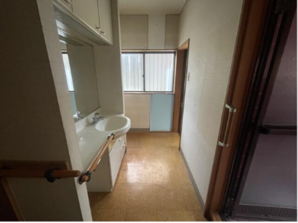 鯖江市新横江、中古一戸建ての画像です