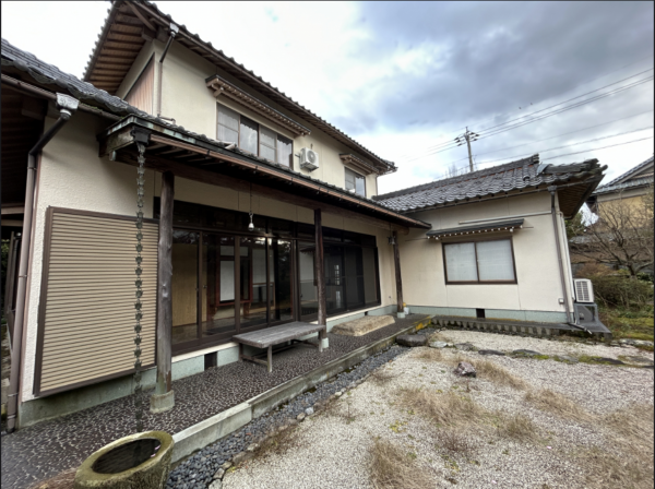 鯖江市下司町、中古一戸建ての画像です