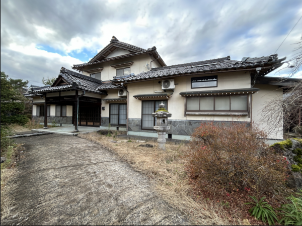 鯖江市下司町、中古一戸建ての画像です