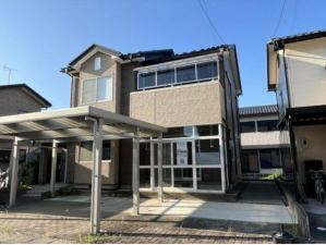 鯖江市上氏家町、中古一戸建ての画像です