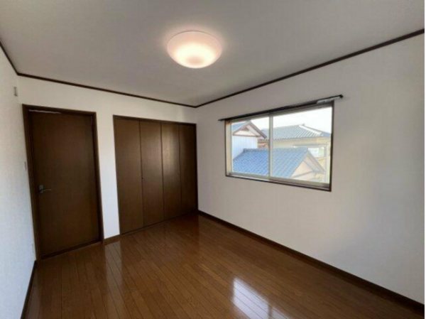 鯖江市上氏家町、中古一戸建ての画像です