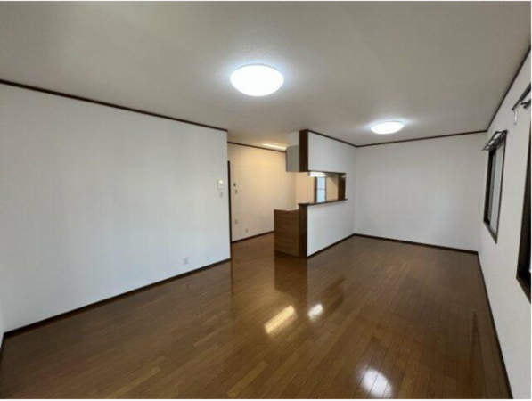 鯖江市上氏家町、中古一戸建ての画像です