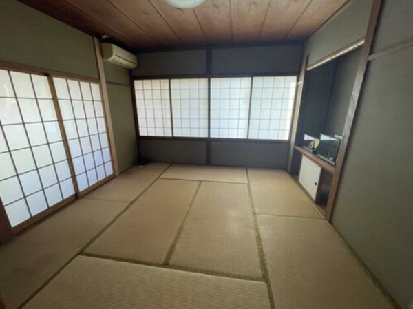 鯖江市水落町、中古一戸建ての画像です