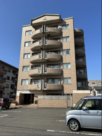 鯖江市東鯖江、マンションの画像です