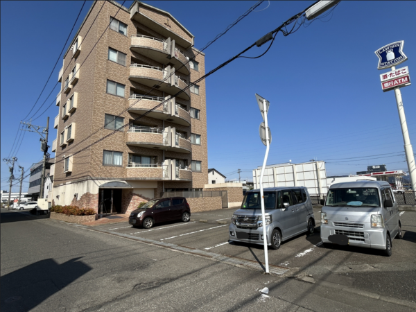 鯖江市東鯖江、マンションの画像です