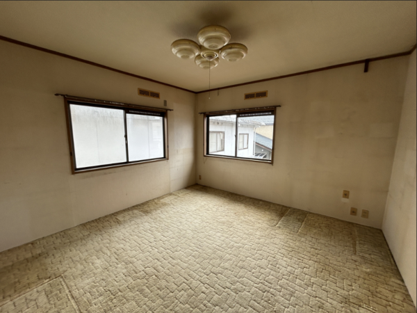 鯖江市つつじケ丘町、中古一戸建ての画像です