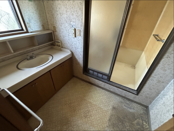 鯖江市つつじケ丘町、中古一戸建ての画像です