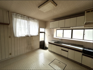 鯖江市杉本町、中古一戸建ての画像です