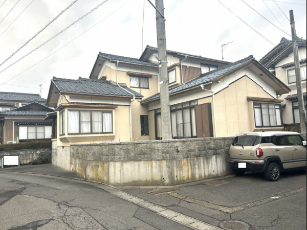 鯖江市杉本町、中古一戸建ての画像です