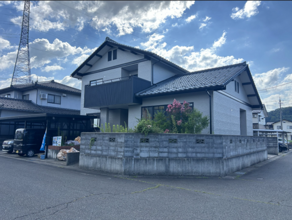 鯖江市上河端町、中古一戸建ての画像です