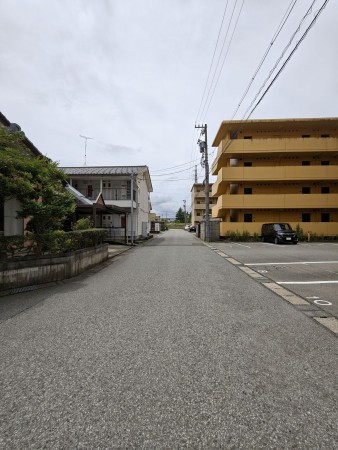 吉田郡永平寺町松岡領家、マンションの画像です