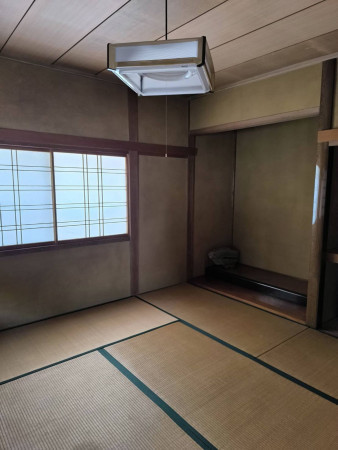 鯖江市西山町、中古一戸建ての画像です