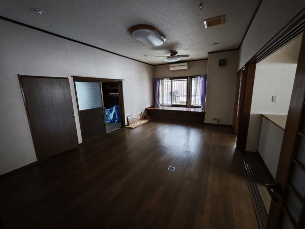 鯖江市西山町、中古一戸建ての画像です