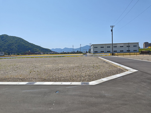 鯖江市上河端町、土地の画像です