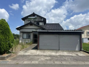 鯖江市平井町、中古一戸建ての画像です