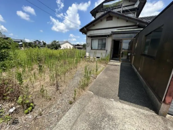 鯖江市平井町、中古一戸建ての画像です