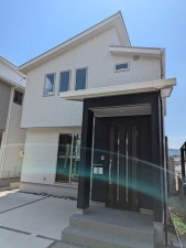 呉市焼山中央、中古一戸建ての画像です