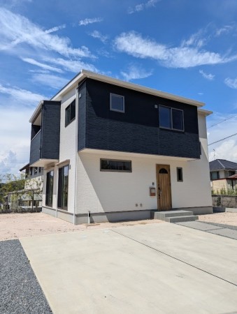 呉市焼山桜ケ丘、中古一戸建ての画像です