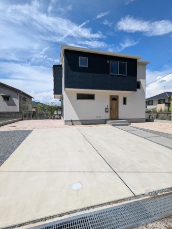呉市焼山桜ケ丘、中古一戸建ての画像です
