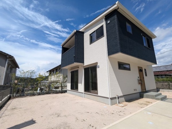呉市焼山桜ケ丘、中古一戸建ての画像です