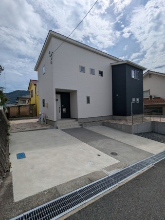 呉市焼山東、中古一戸建ての画像です