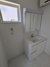 呉市焼山中央、中古一戸建ての画像です