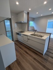 呉市焼山中央、中古一戸建ての画像です