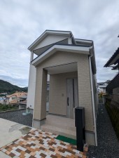 呉市焼山桜ケ丘、中古一戸建ての画像です