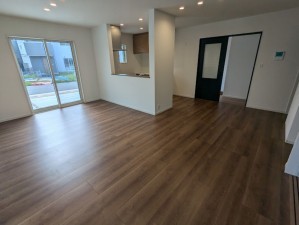 呉市焼山中央、中古一戸建ての画像です