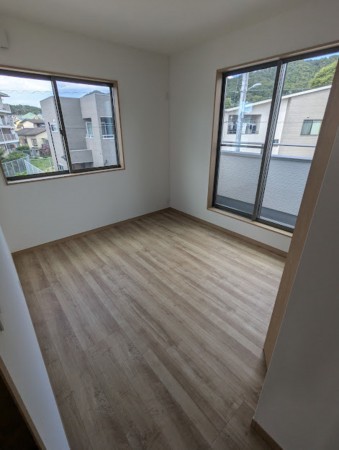 呉市焼山中央、新築一戸建ての画像です