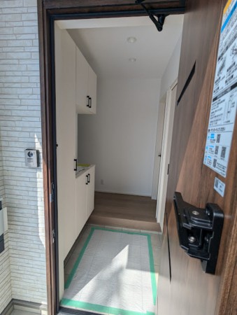 呉市天応大浜、新築一戸建ての玄関画像です