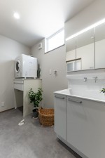 呉市東中央、中古一戸建ての洗面画像です