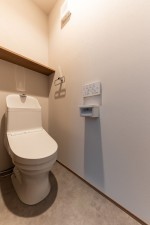 呉市東中央、中古一戸建てのトイレ画像です