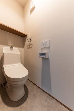 呉市東中央、中古一戸建てのトイレ画像です