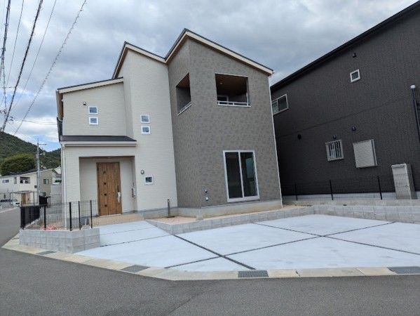 呉市焼山中央、新築一戸建ての画像です