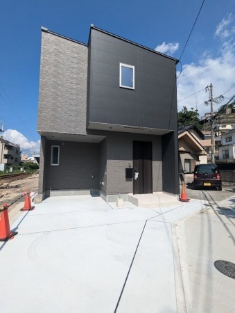 呉市東川原石町、新築一戸建ての画像です