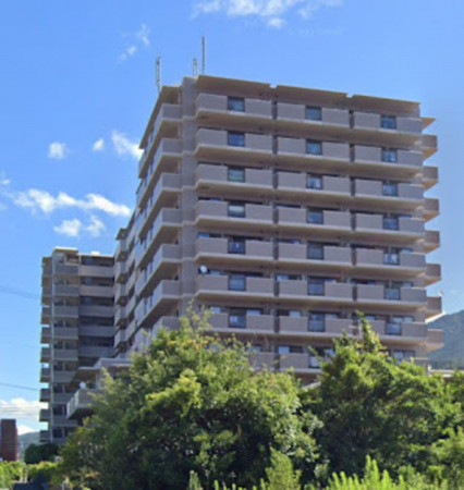 呉市広本町、マンションの画像です