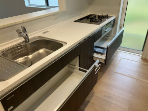 呉市広中新開、新築一戸建てのキッチン画像です