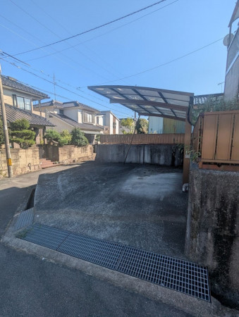 呉市焼山宮ケ迫、中古一戸建ての駐車場画像です